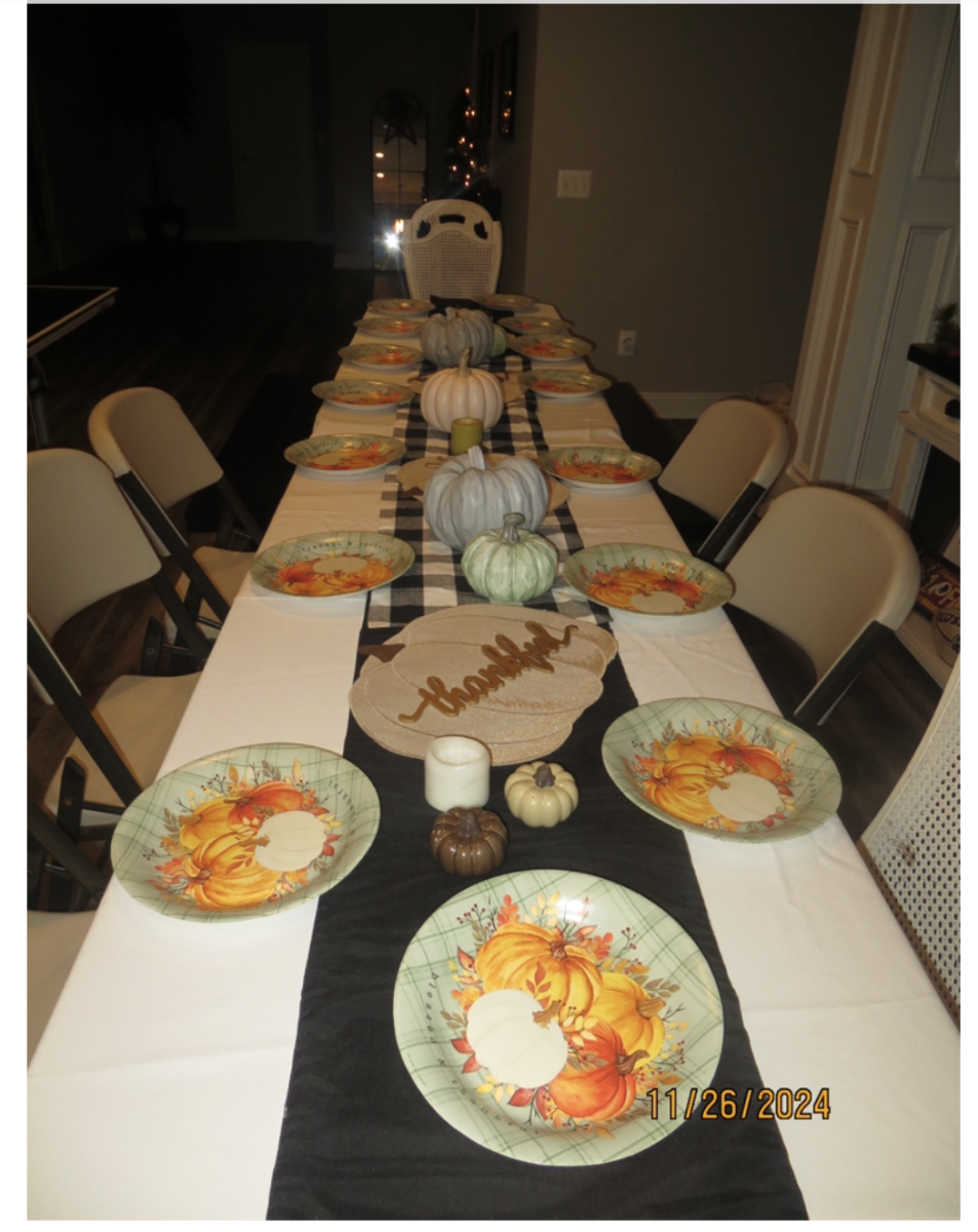 Megan Araujo's Friendsgiving table